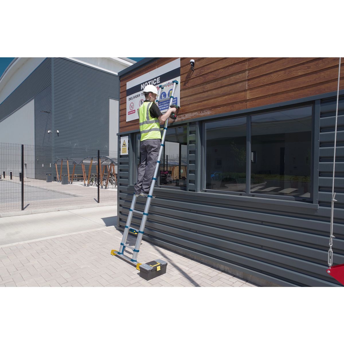 Werner 3.2 deals m telescopic ladder