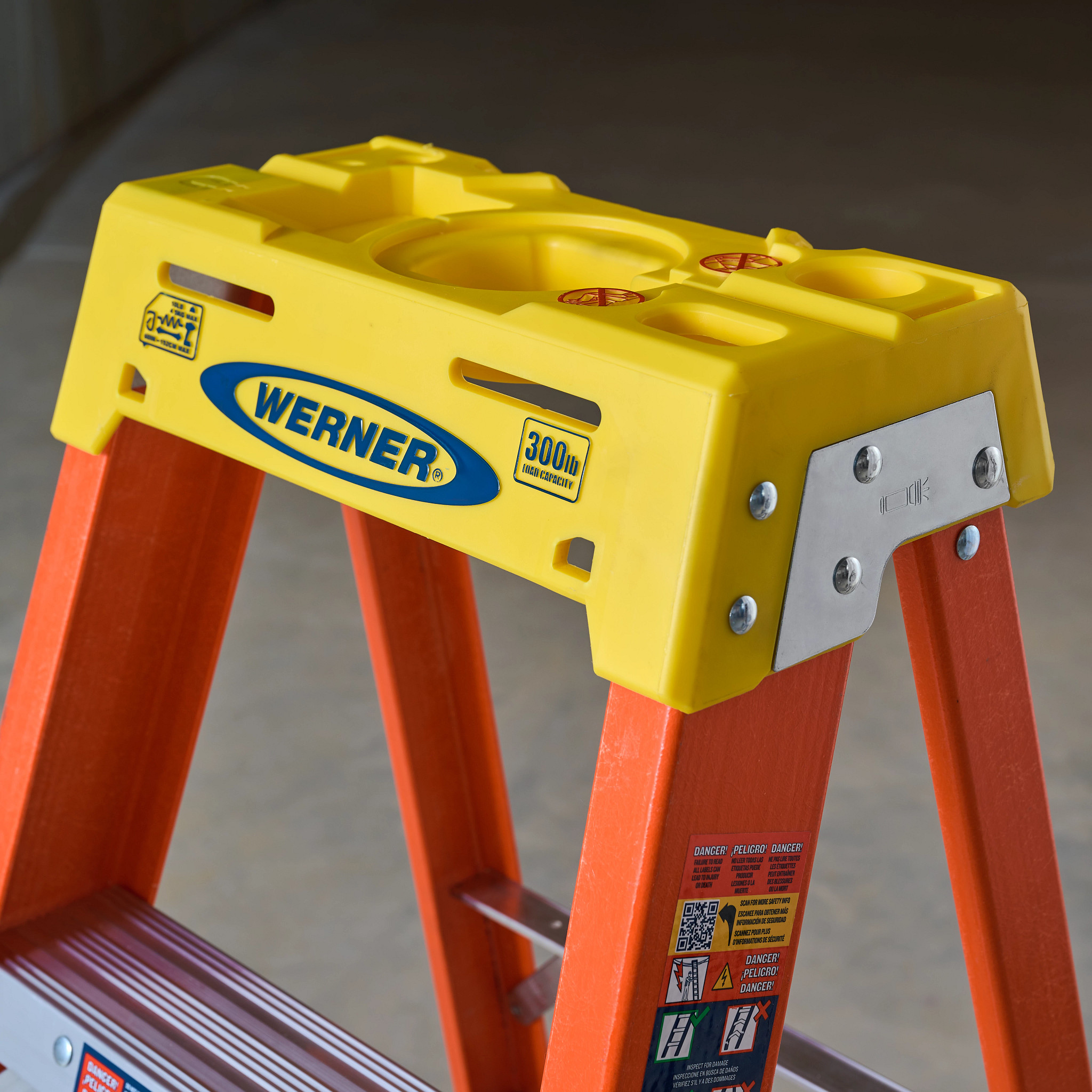 NXT1A04 | Step Ladders | Werner