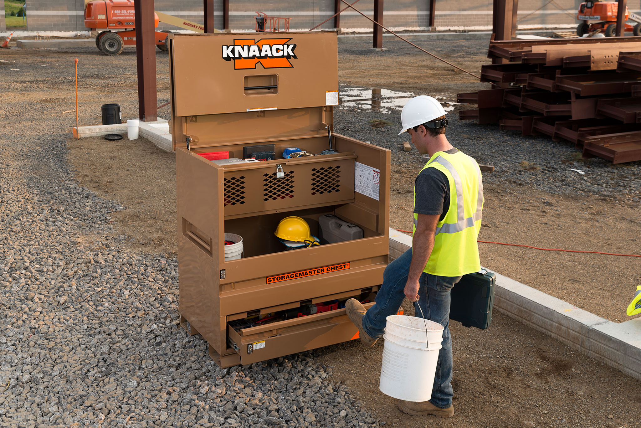 79-D_AI_WorkerFootDrawerBucket